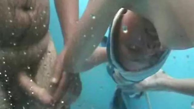 Pissing asian twink gibt pal-eine reife frauen nackt in der sauna cremige Gesichts