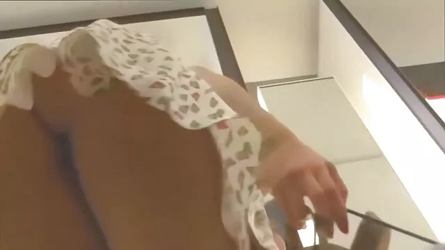 Große nackte reife muttis Brust gefickt