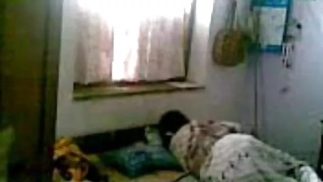 Blonde teeny nehmen zwei Schwänze nackte geile reife frauen