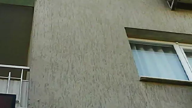 Reife MILF mit großen Titten sexy nackte reife frauen masturbiert ihre großen Schamlippen an einem öffentlichen Strand