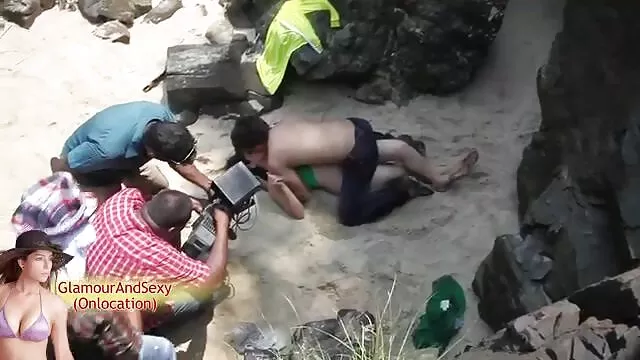 Oldie nimmt zwei Schwänze von reife alte nackte frauen beiden Seiten
