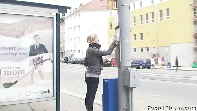 Miku liebt alte reife frauen nackt es, ihre Muschi in solo zu knacken