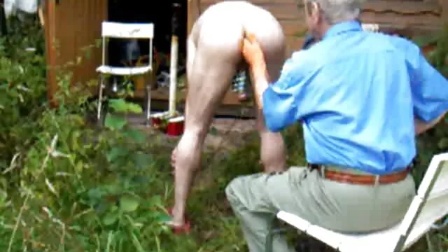 Busty brunette ficken in zerrissenen nackte geile reife frauen Strumpfhosen